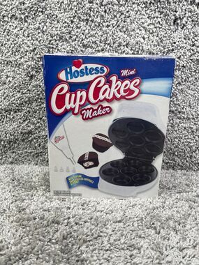 Hostess Mini Cupcakes Maker With Pastry Bag And Recipe Booklet